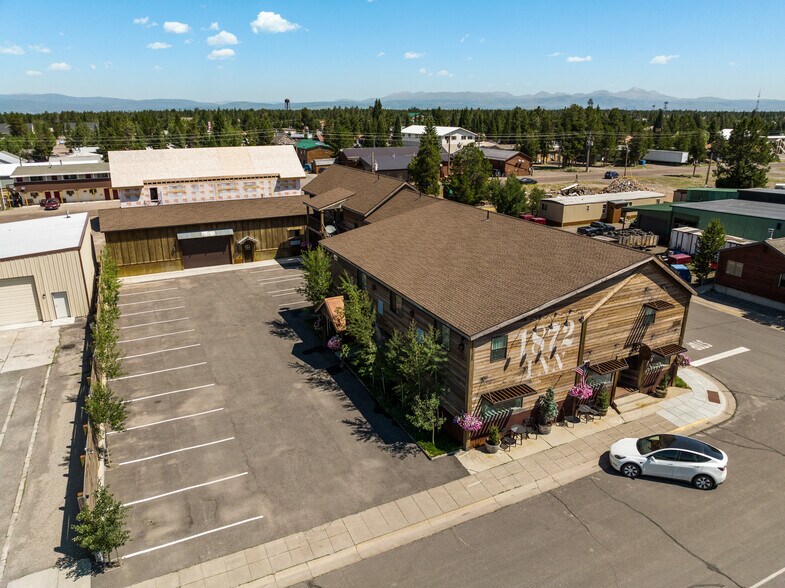 603 Yellowstone Ave, West Yellowstone, MT à vendre - Photo de l’immeuble – Image 2 sur 4