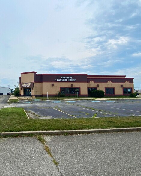 1510 W Braewick Dr, Marion, IN à vendre - Photo de l’immeuble – Image 2 sur 5