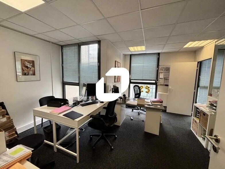 Bureau dans Bordeaux à louer - Photo de l’immeuble – Image 2 sur 8