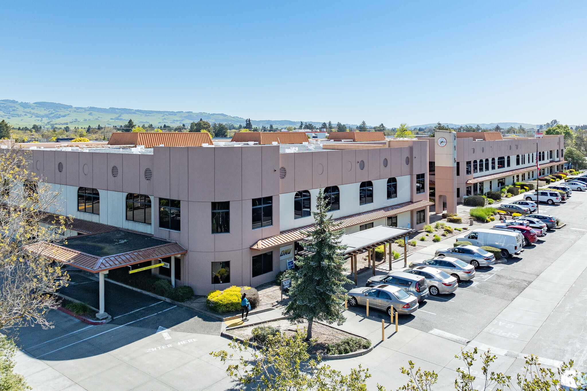 715 Southpoint Blvd, Petaluma, CA à louer Aérien– Image 1 sur 8