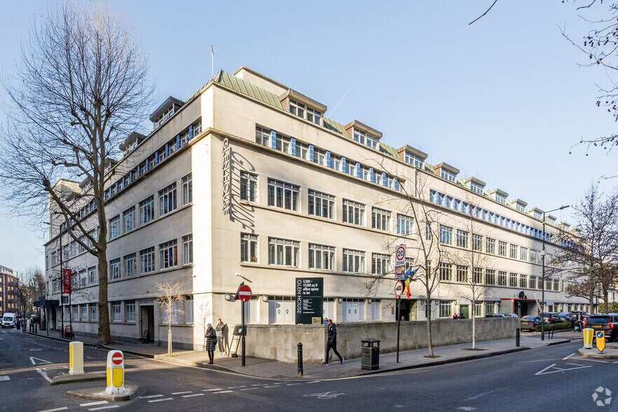 27 Hammersmith Grove, Londres à louer - Photo de l’immeuble – Image 1 sur 5