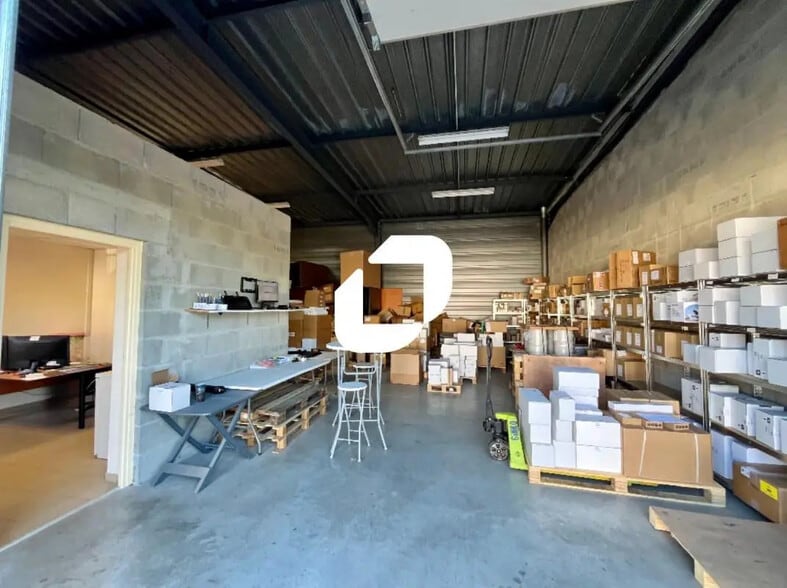 Local d’activités dans Chassieu à louer - Photo intérieure – Image 3 sur 44