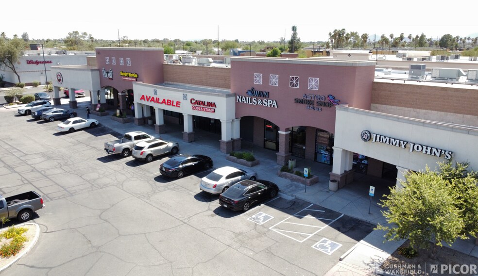 2485 N Swan Rd, Tucson, AZ à louer - Photo de l’immeuble – Image 2 sur 4
