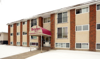 Plus de détails pour 10707 106th St NW, Edmonton, AB - Logement à vendre