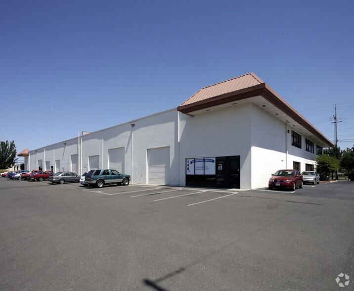 3600 Power Inn Rd, Sacramento, CA à louer - Photo de l’immeuble – Image 3 sur 6