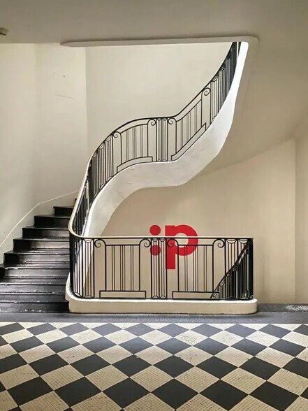 12 Square Pétrarque, Paris à louer - Photo de l’immeuble – Image 3 sur 20