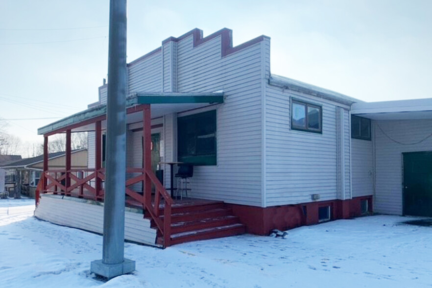 106 E Main St, Harrisville, MI à vendre - Photo de l’immeuble – Image 1 sur 2