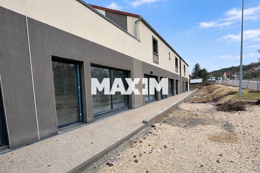 Local commercial dans Daix à louer - Photo de l’immeuble – Image 1 sur 7