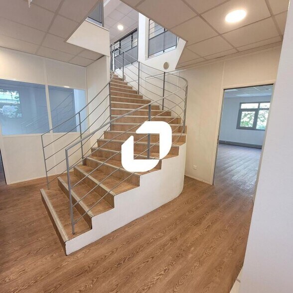 Bureau dans Boulogne Billancourt à louer - Photo de l’immeuble – Image 3 sur 4