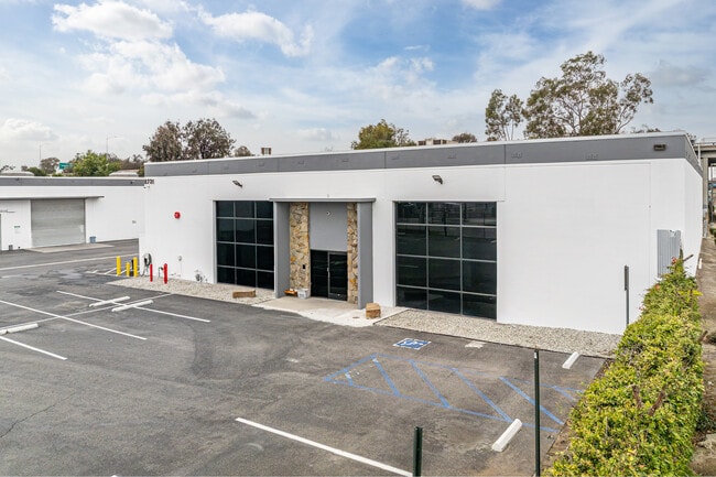 Plus de détails pour 8731 & 8741 Pioneer Blvd, Santa Fe Springs, CA - Industriel/Logistique à louer