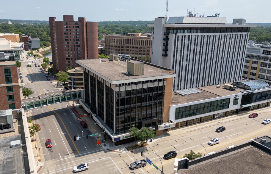 206 S Broadway, Rochester, MN à louer - Photo de l’immeuble – Image 2 sur 58