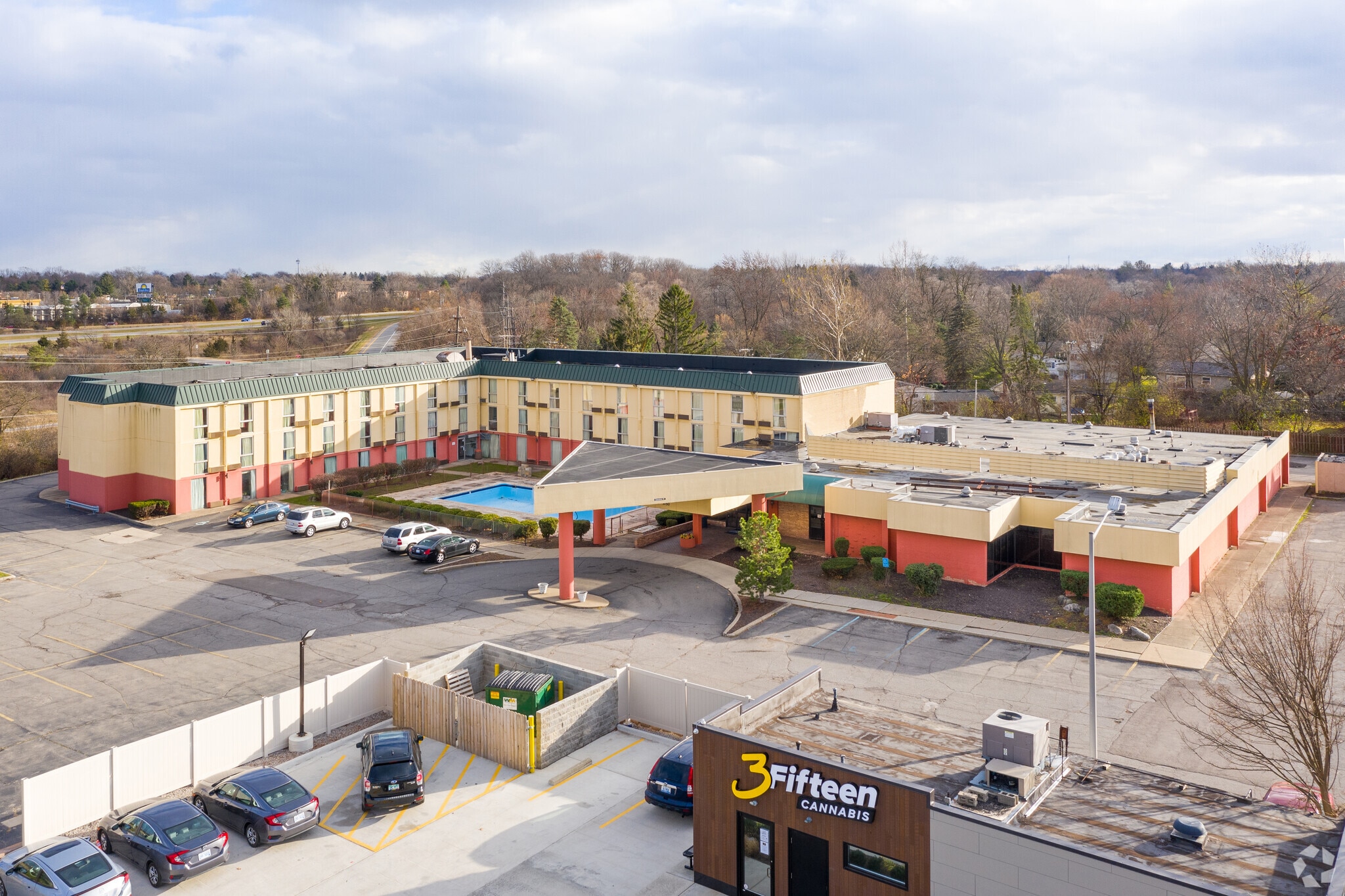 3750 Washtenaw Ave, Ann Arbor, MI à vendre Photo principale– Image 1 sur 5