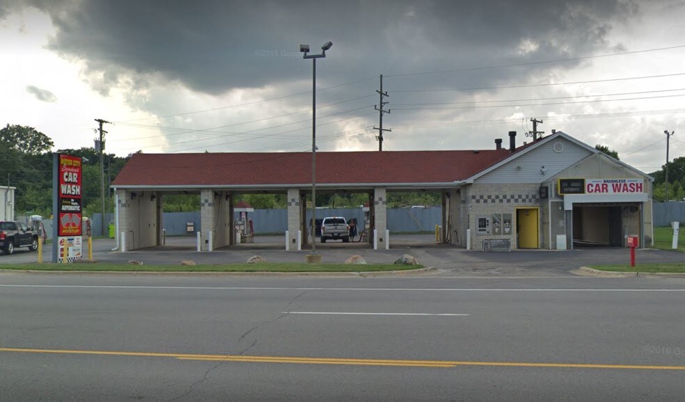 127 N Groesbeck Hwy, Mount Clemens, MI à vendre - Photo de l’immeuble – Image 3 sur 5