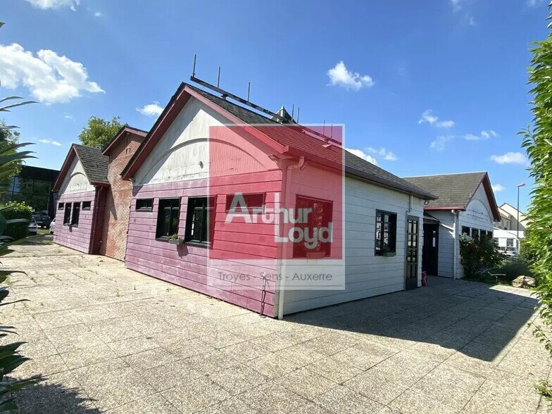 1 Rue René Descartes, Troyes à louer - Photo de l’immeuble – Image 1 sur 6