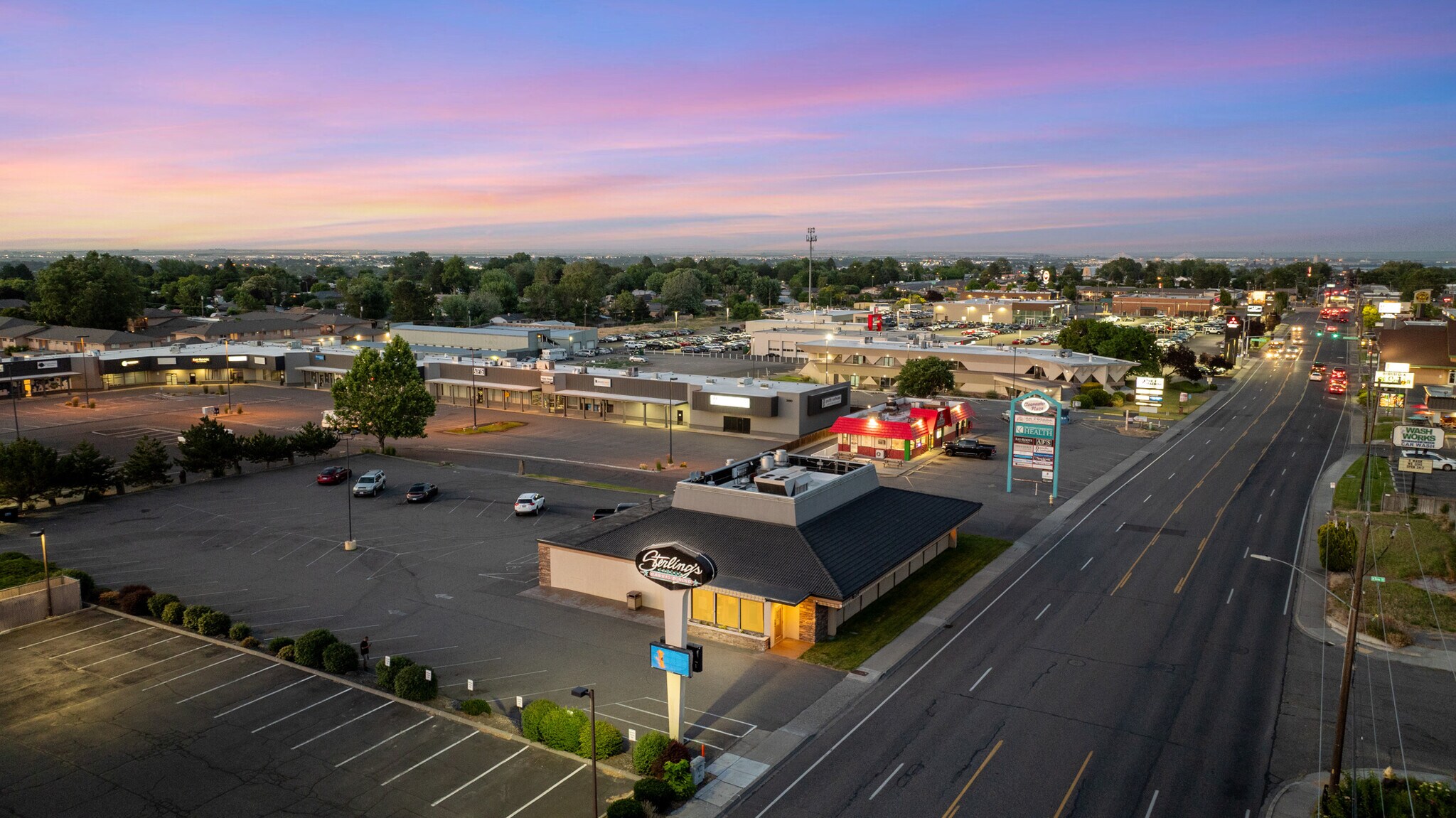 3200 W Clearwater Ave, Kennewick, WA à vendre Photo principale– Image 1 sur 19