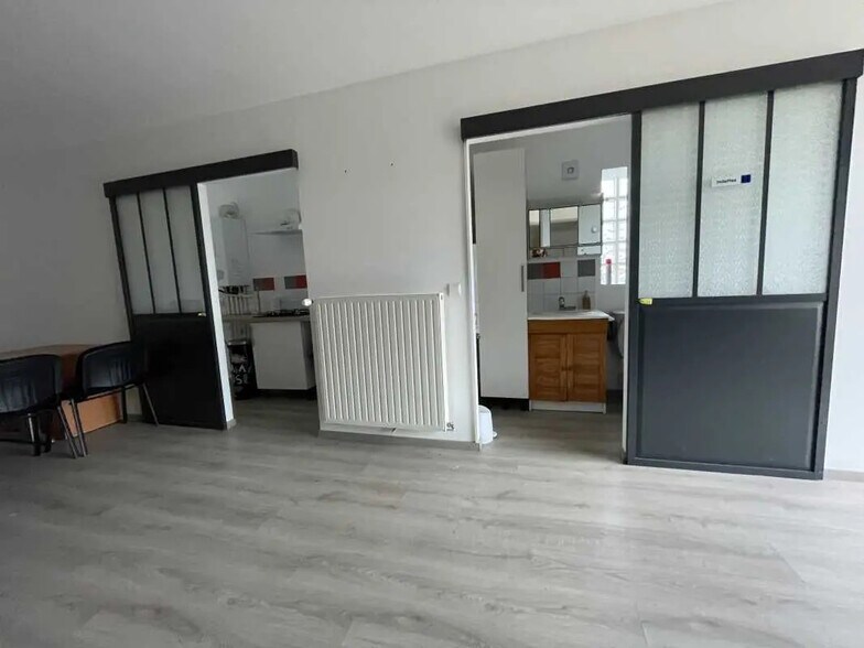 Bureau dans Bresles à louer - Photo de l’immeuble – Image 1 sur 3