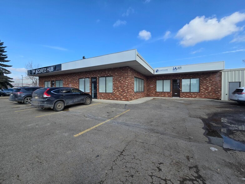 5108 52 St, Red Deer, AB à louer - Photo de l’immeuble – Image 1 sur 2