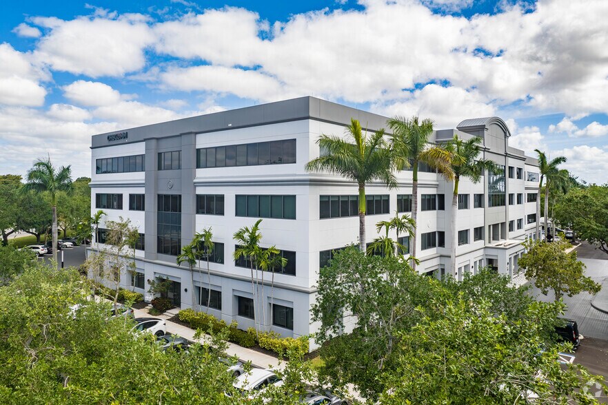 2700 N Military Trl, Boca Raton, FL à louer - Photo principale – Image 1 sur 8
