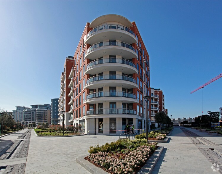 Imperial Rd, Londres à vendre - Photo principale – Image 1 sur 4