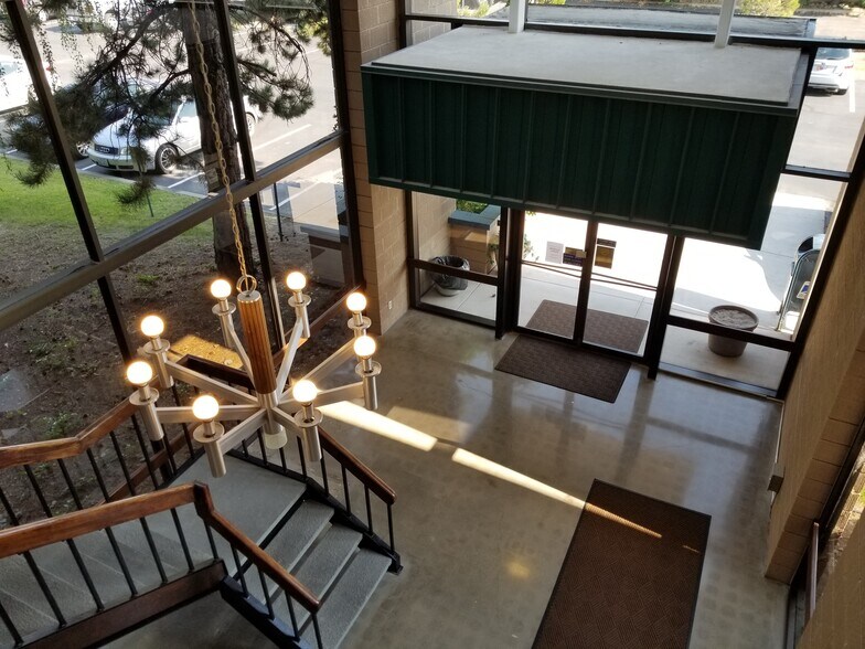 1005 Terminal Way, Reno, NV à louer - Photo de l’immeuble – Image 3 sur 9