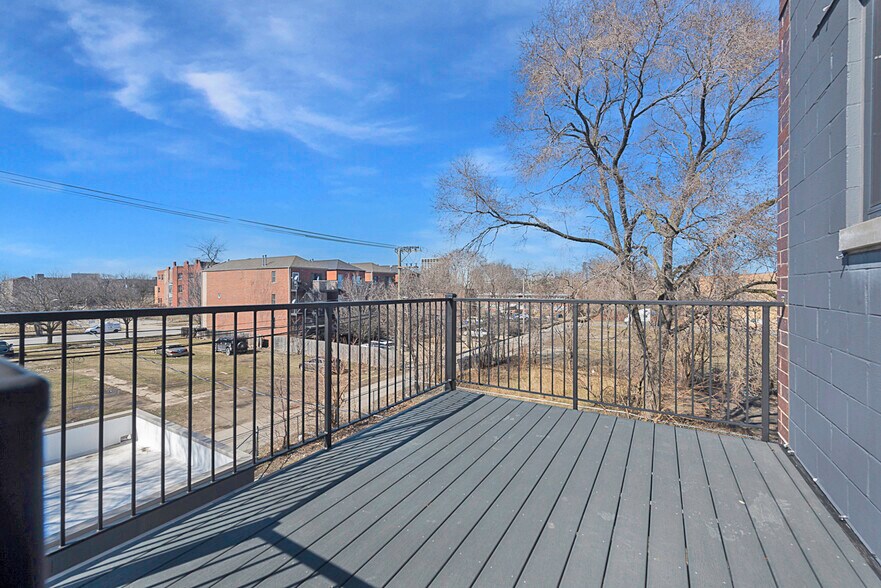 3762 S Indiana Ave, Chicago, IL à vendre - Photo de l’immeuble – Image 2 sur 27