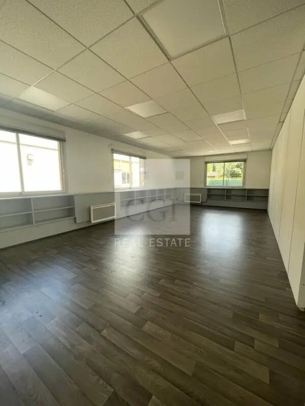 Bureau dans Coublevie à louer Photo intérieure– Image 1 sur 10