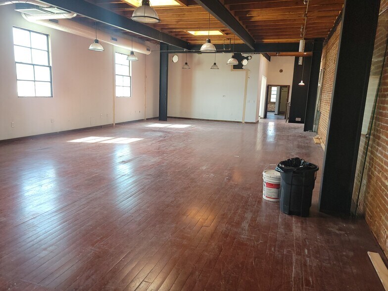 128 W Santa Fe Ave, Placentia, CA à louer - Photo de l’immeuble – Image 3 sur 13