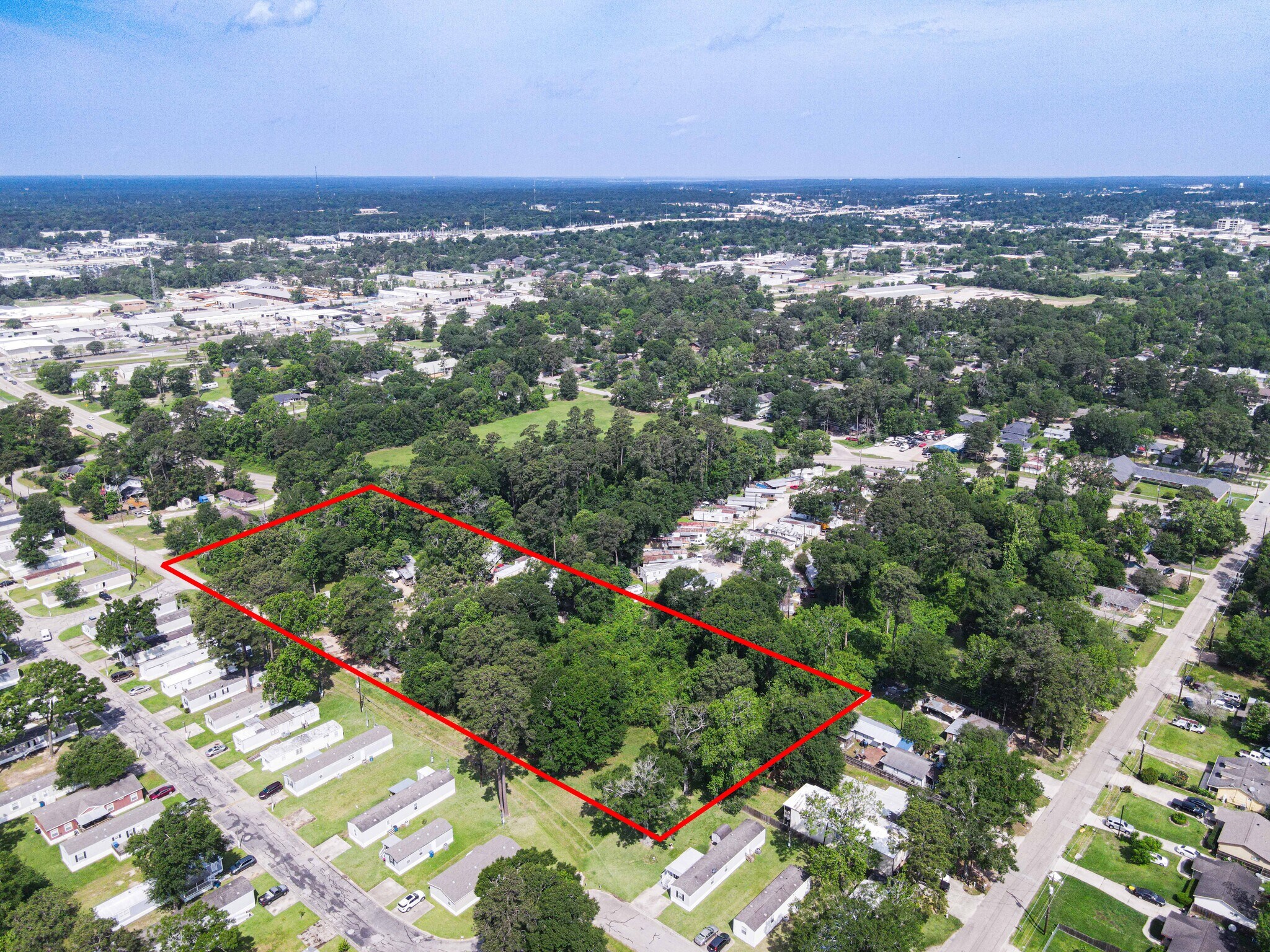 1409 Marilyn St, Conroe, TX à vendre Photo principale– Image 1 sur 7