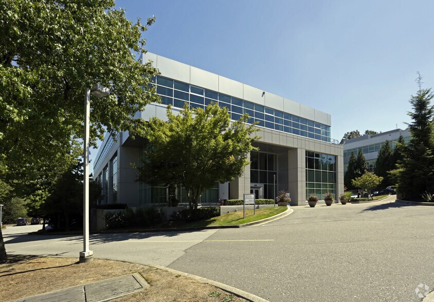 3480 Gilmore Way, Burnaby, BC à louer - Photo de l’immeuble – Image 3 sur 23