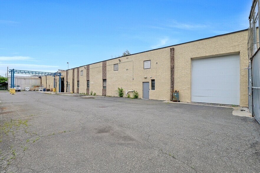 1 Lawton St, Yonkers, NY à vendre - Photo de l’immeuble – Image 3 sur 49