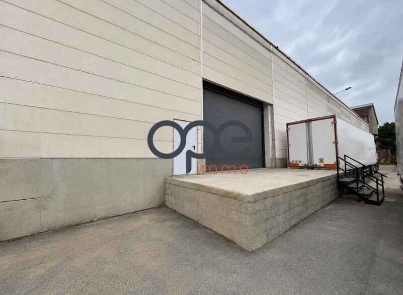 Industriel/Logistique dans Mitry-Mory à vendre - Photo de l’immeuble – Image 2 sur 5