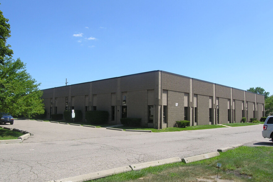 1270 Rankin St, Troy, MI à louer - Photo de l’immeuble – Image 3 sur 4