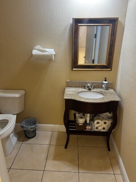 618 SW 3rd St, Cape Coral, FL à louer - Photo de l’immeuble – Image 2 sur 12