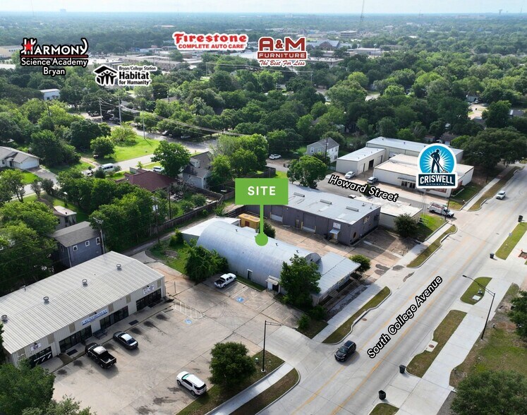 2111 S College Ave, Bryan, TX à louer - Photo de l’immeuble – Image 3 sur 5