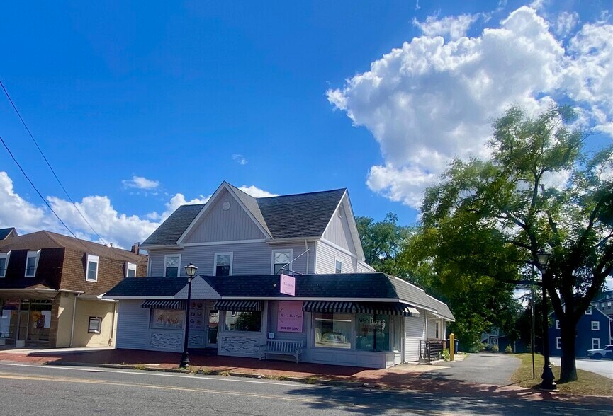 11 E Main St, Marlton, NJ à vendre - Photo de l’immeuble – Image 2 sur 27