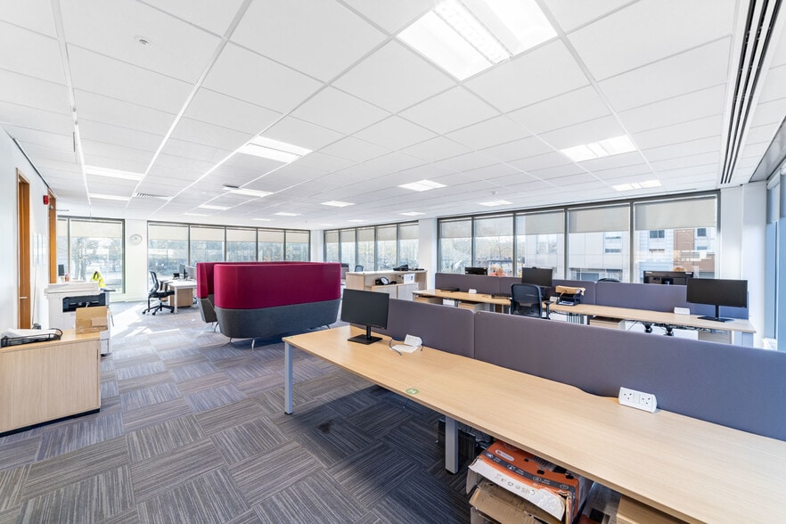 851 Silbury Blvd, Milton Keynes à louer - Photo intérieure – Image 3 sur 8