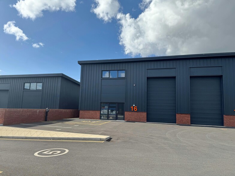 Knowle Ln, Eastleigh à vendre - Photo de l’immeuble – Image 1 sur 7