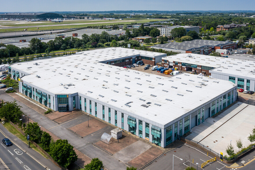6 Skyport Dr, West Drayton à louer - Photo principale – Image 1 sur 14