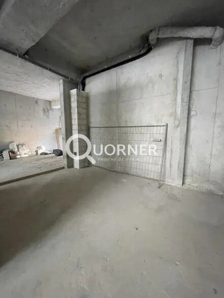 Local commercial dans Mantes-la-Jolie à louer - Photo intérieure – Image 2 sur 7