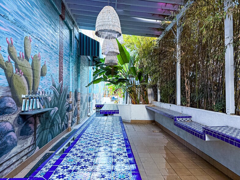 1700 Naud St, Los Angeles, CA à louer - Photo de l’immeuble – Image 3 sur 7