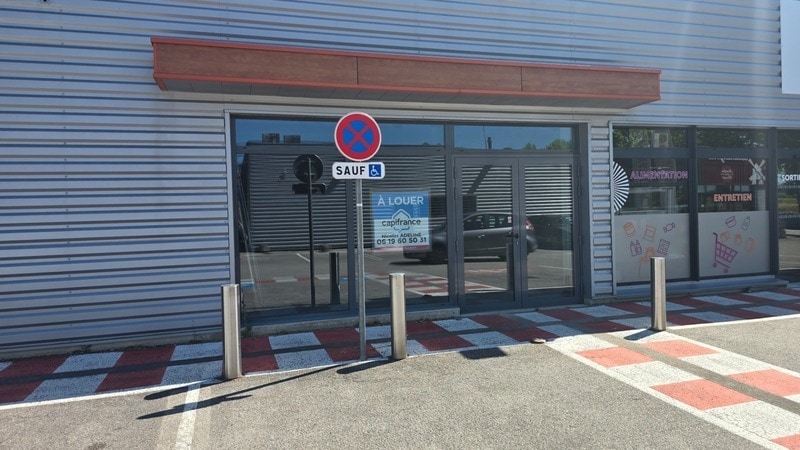 Local commercial dans Châtenoy-en-Bresse à louer - Photo de l’immeuble – Image 1 sur 6