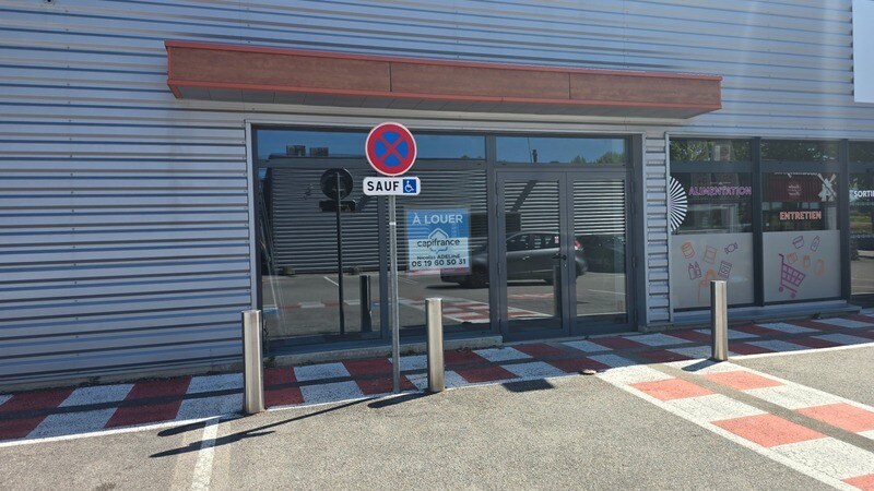 Local commercial dans Châtenoy-en-Bresse à louer Photo de l’immeuble– Image 1 sur 7