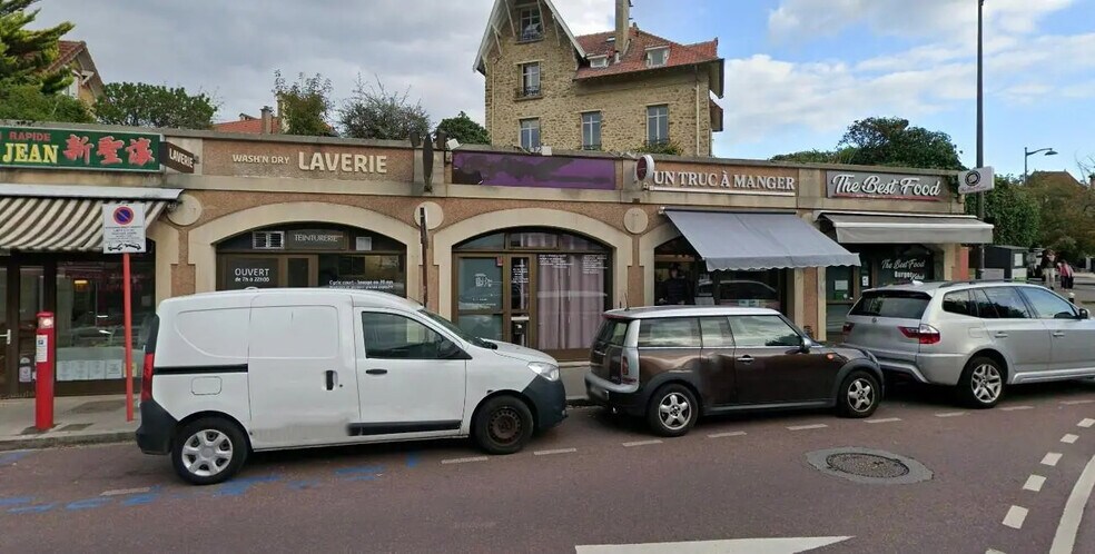 Local commercial dans Versailles à louer - Photo de l’immeuble – Image 2 sur 2