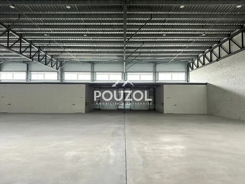 Local d’activités dans Cournon-d'Auvergne à louer - Photo intérieure – Image 2 sur 12