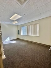 143 Spring Hill Dr, Grass Valley, CA à louer Photo intérieure– Image 2 sur 4