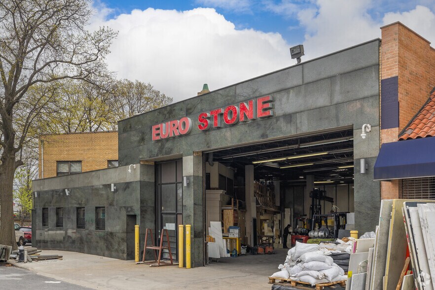 4800 Astoria Blvd, Astoria, NY à vendre - Photo de l’immeuble – Image 3 sur 8