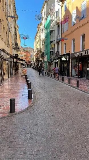 Local commercial dans Perpignan à louer Photo de l’immeuble– Image 1 sur 5