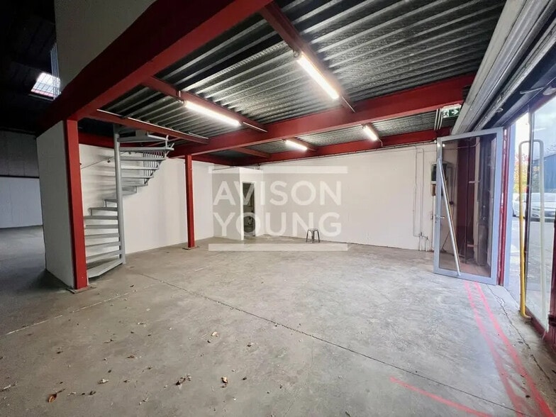 Local d’activités dans Champigny-sur-Marne à louer - Photo intérieure – Image 2 sur 10