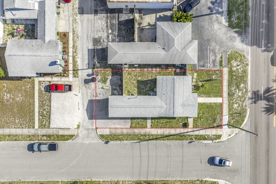 575 49th St S, Saint Petersburg, FL à vendre - Photo de l’immeuble – Image 2 sur 14