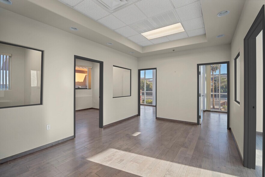 1510 W Horizon Ridge Pky, Henderson, NV à vendre - Photo de l’immeuble – Image 2 sur 11